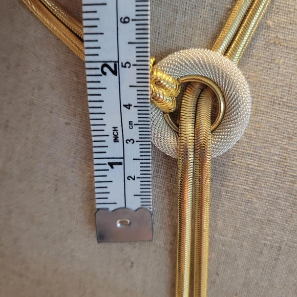 VINTAGE BEAUTIFUL 24"LONG NECKLACE BY JOANS NEW YORK - Picture 5 of 5